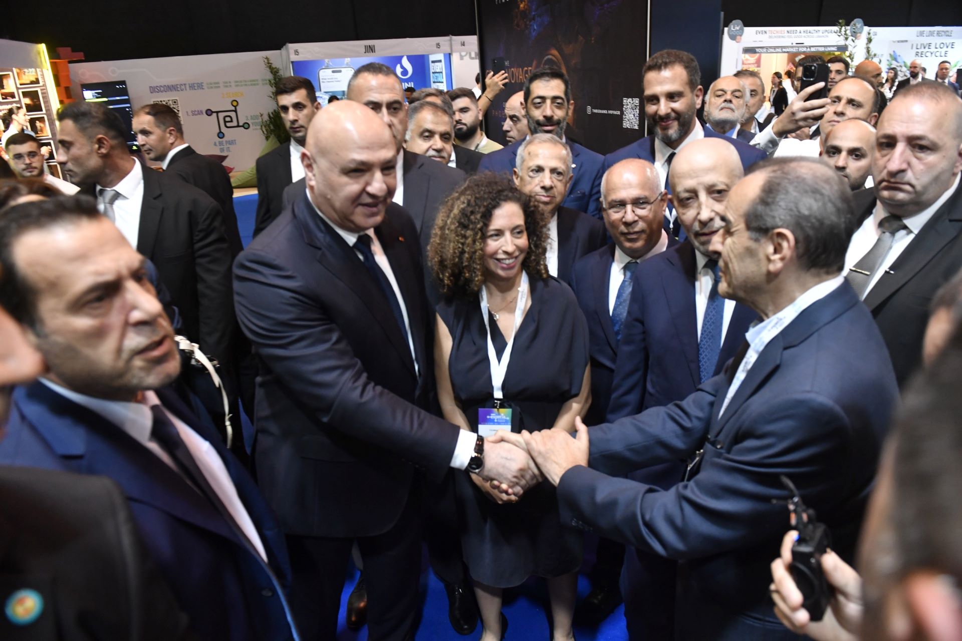 عون افتتح معرض "إكسبيريا" في بيروت: من لا يتابع التطور سيسبقه التاريخ